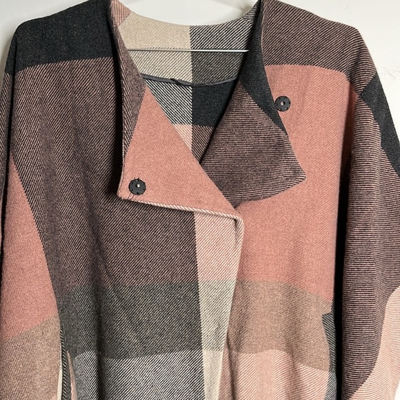 Etro Milano Wool Poncho - Picture 4 of 15